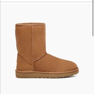 UGG CLASSIC SHORT II BOOT